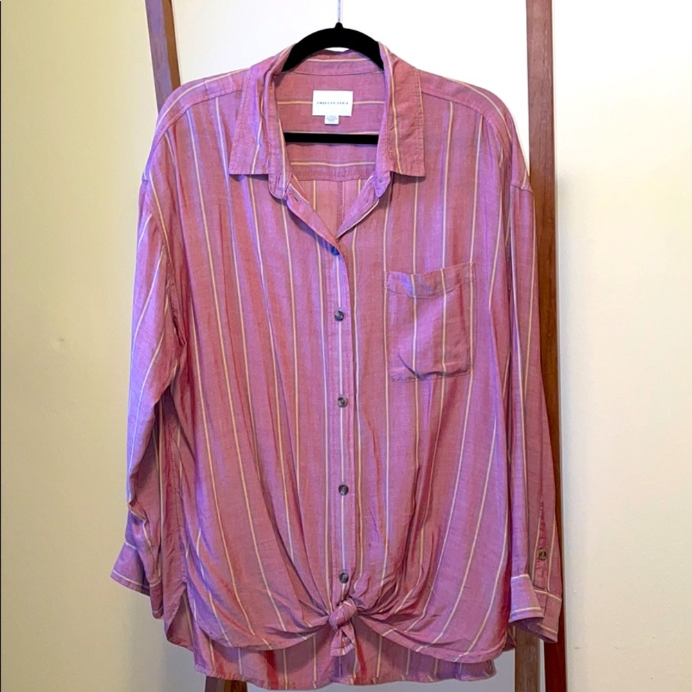 NWOT American Eagle Outfitters Button Up Shirt